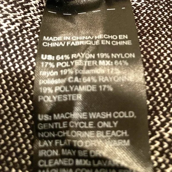 WHBM BLACK and WHITE SLEEVELESS SWEATER FEATURING A BEADED NECKLINE SIZE XXSP - Picture 7 of 7